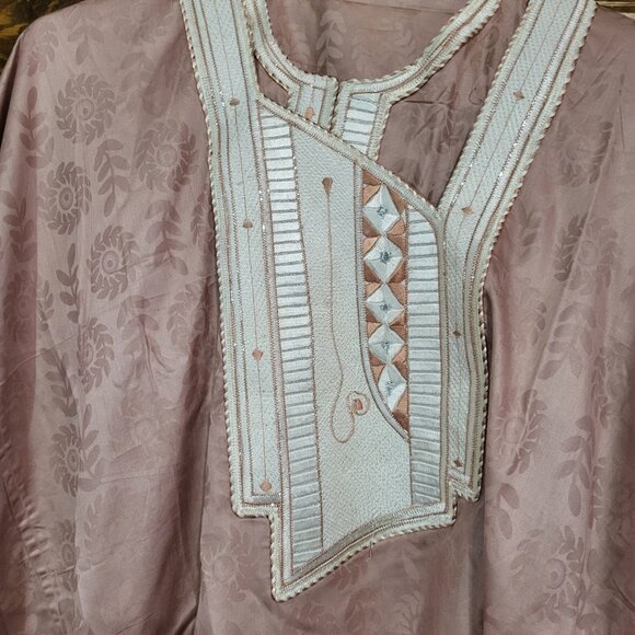 Elegant Swiss- made Guinea Brocade   3 Piece "Agbada" men's suit - Picture 9 of 9